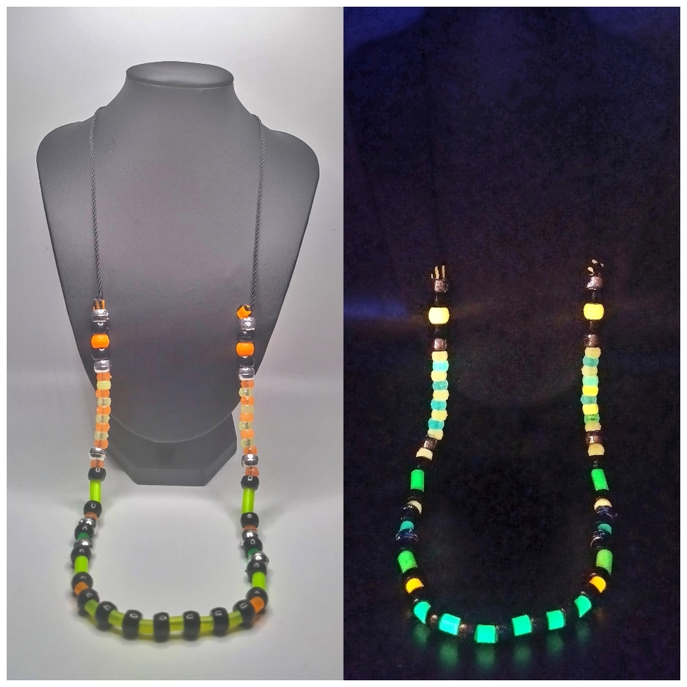 GLOW NECKLACE